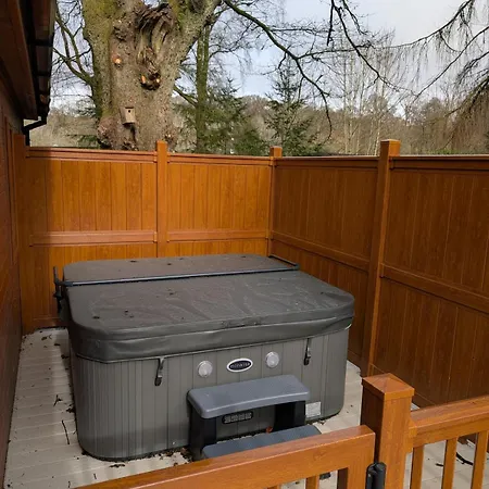 Luxury Hot Tub 3 Bedroom - Windermere