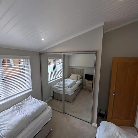 Luxury Hot Tub 3 Bedroom - Windermere *