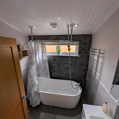 Luxury Hot Tub 3 Bedroom - Windermere Chalet Troutbeck Bridge