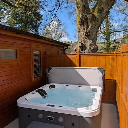 Luxury Hot Tub 3 Bedroom - Windermere * Troutbeck Bridge