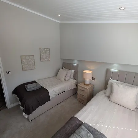 Luxury Hot Tub 3 Bedroom - Windermere *