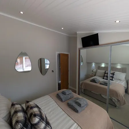 Luxury Hot Tub 3 Bedroom - Windermere