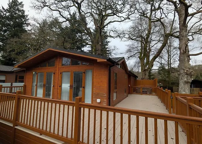 Luxury Hot Tub 3 Bedroom - Windermere Chalet