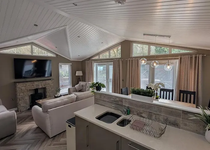 Luxury Hot Tub 3 Bedroom - Windermere *