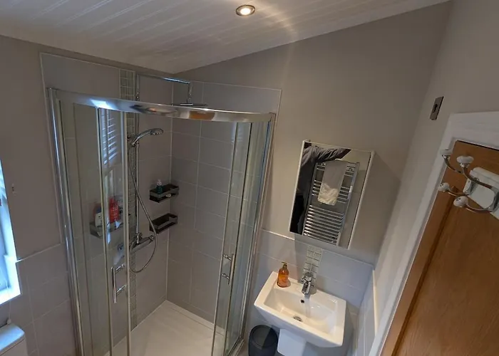 Luxury Hot Tub 3 Bedroom - Windermere Chalet