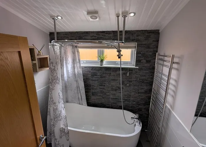 Luxury Hot Tub 3 Bedroom - Windermere Chalet Troutbeck Bridge