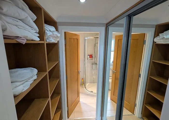 Luxury Hot Tub 3 Bedroom - Windermere Chalet Troutbeck Bridge